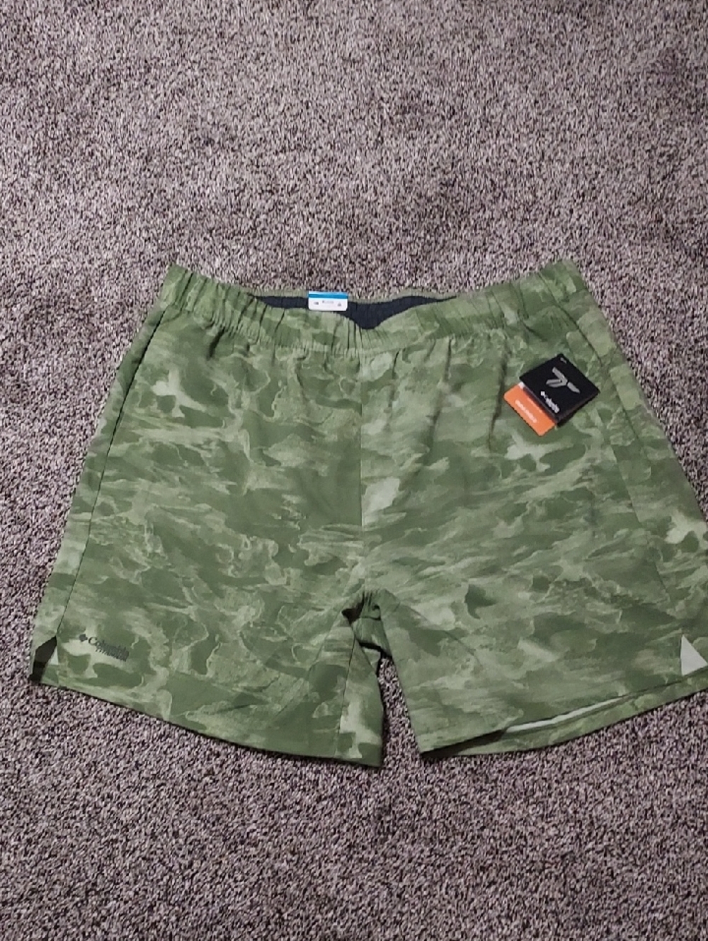 MENS Columbia Olive Green Camo Shorts